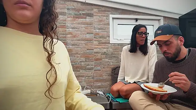 Snapshot of barfantasy chatting on February 2026 11:06:02 AM barfantasy online show from February 2026 11:06:02 AM