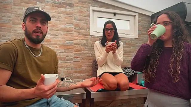 Snapshot of barfantasy chatting on March 2026 09:49:02 AM barfantasy online show from March 2026 09:49:02 AM