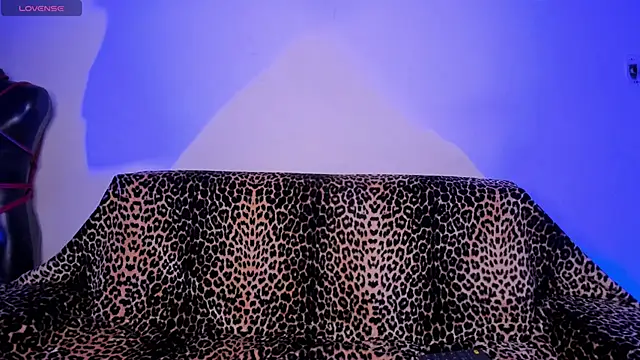 irregular fetish  online show from November 2025 11:37:01 PM