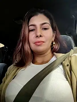 scarlett moore online show from December 2025 04:58:01 PM