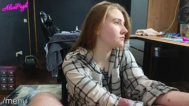 Snapshot of alicepugh chatting on January 2025 09:14:02 PM alicepugh online show from January 2025 09:14:02 PM