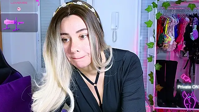 Tawny cox online show from January 2025 12:50:02 PM