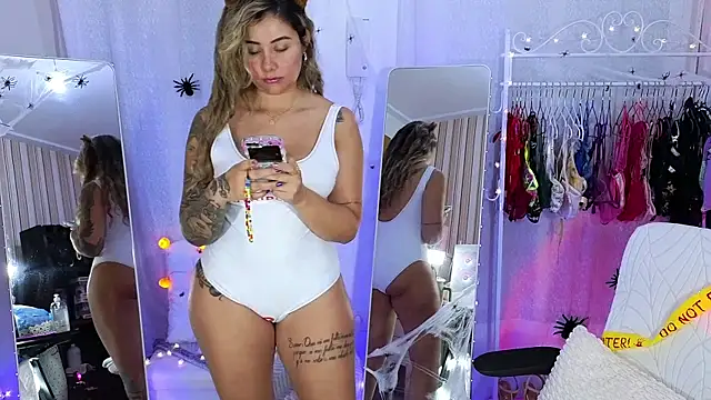 Tawny cox online show from October 2025 05:41:02 AM