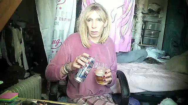 Snapshot of Ombeline1 chatting on February 2025 10:27:02 AM Ombeline1 online show from February 2025 10:27:02 AM