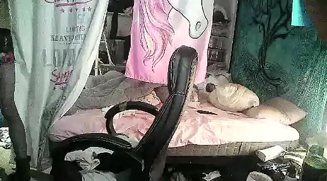 Snapshot of Ombeline1 chatting on February 2025 02:50:02 AM Ombeline1 online show from February 2025 02:50:02 AM