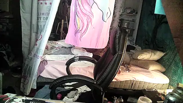 Snapshot of Ombeline1 chatting on February 2025 11:08:02 AM Ombeline1 online show from February 2025 11:08:02 AM