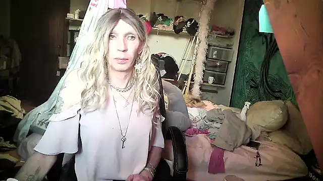 Snapshot of Ombeline1 chatting on March 2025 04:56:02 PM Ombeline1 online show from March 2025 04:56:02 PM