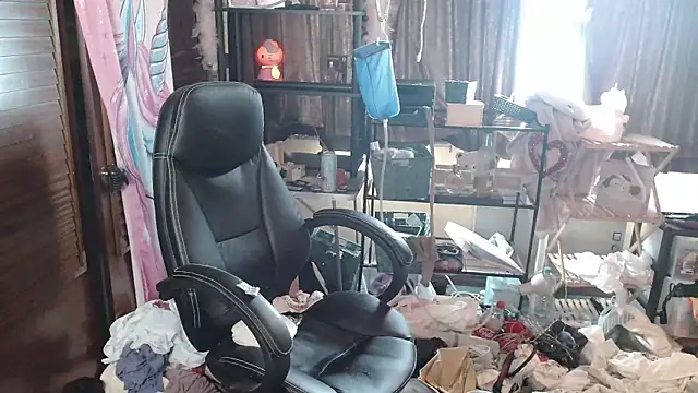 Snapshot of Ombeline1 chatting on September 2025 01:02:02 PM Ombeline1 online show from September 2025 01:02:02 PM