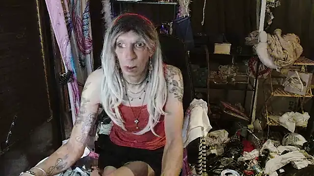 Snapshot of Ombeline1 chatting on October 2025 12:09:02 AM Ombeline1 online show from October 2025 12:09:02 AM