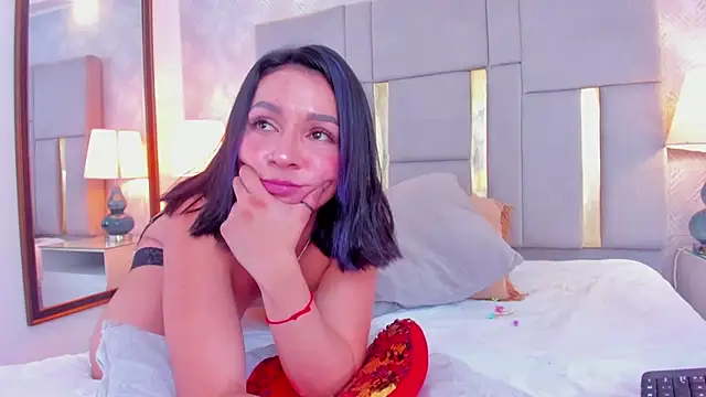 Camilaa Sanchez  online show from January 2025 03:52:02 PM