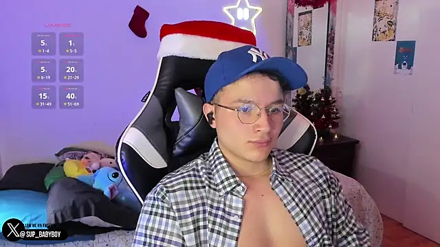 AustinSummerr online show from December 2024 04:43:01 PM