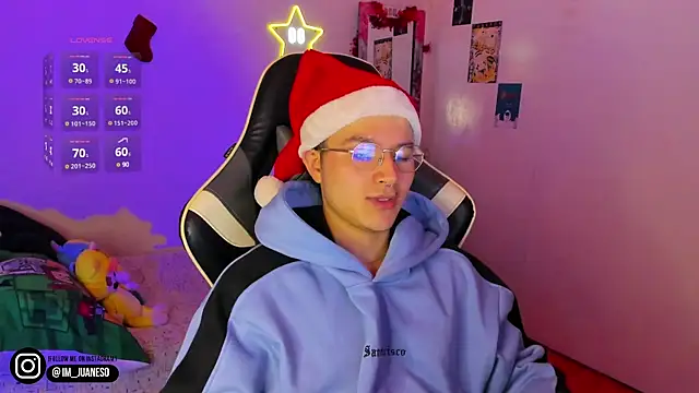 AustinSummerr online show from December 2024 01:00:02 PM