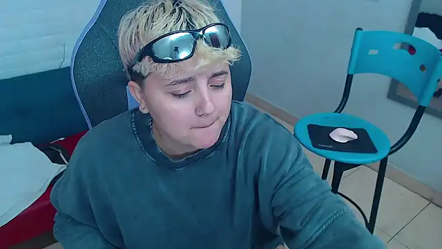 isabeautyx19 online show from January 2025 02:48:02 AM