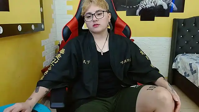 isabeautyx19 online show from September 2025 02:11:02 AM