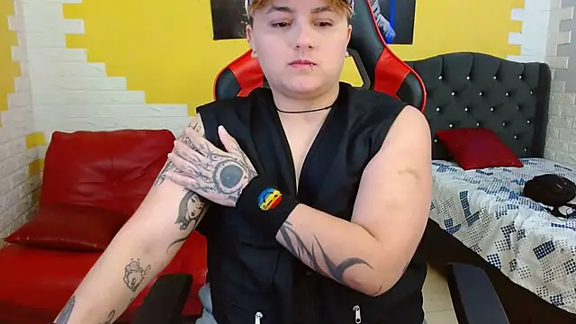 isabeautyx19 online show from September 2025 03:19:01 AM