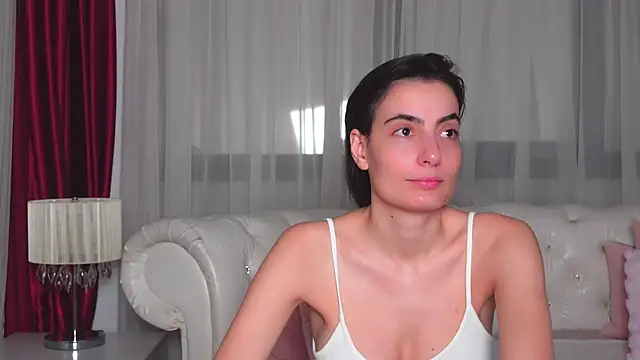 Snapshot of NinaCrystal1 chatting on December 2024 07:47:01 AM NinaCrystal1 online show from December 2024 07:47:01 AM