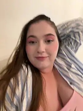 Kamilla Loop online show from October 2025 09:23:01 PM