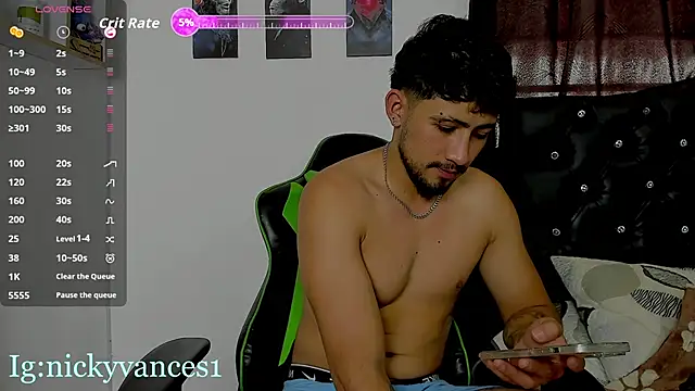 Snapshot of nicky_vances chatting on February 2026 04:18:01 PM nicky vances online show from February 2026 04:18:01 PM