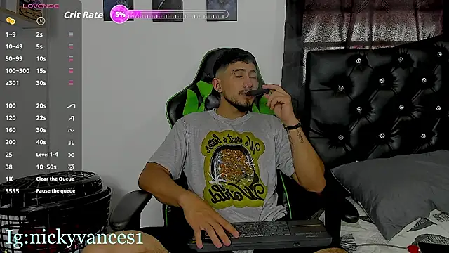 Snapshot of nicky_vances chatting on February 2026 08:10:01 PM nicky vances online show from February 2026 08:10:01 PM