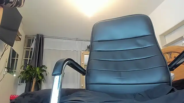 Snapshot of pollet_brown chatting on December 2025 12:40:01 AM pollet brown online show from December 2025 12:40:01 AM