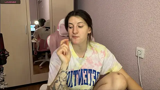 Snapshot of Katrin__kiss chatting on January 2025 05:13:01 PM Katrin kiss online show from January 2025 05:13:01 PM