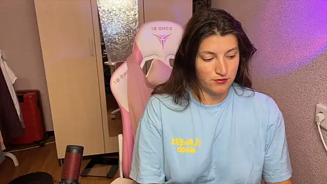 Katrin  kiss online show from July 2026 05:17:02 PM