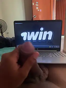 Snapshot of AlexisHub03 chatting on March 2026 10:15:01 PM AlexisHub03 online show from March 2026 10:15:01 PM