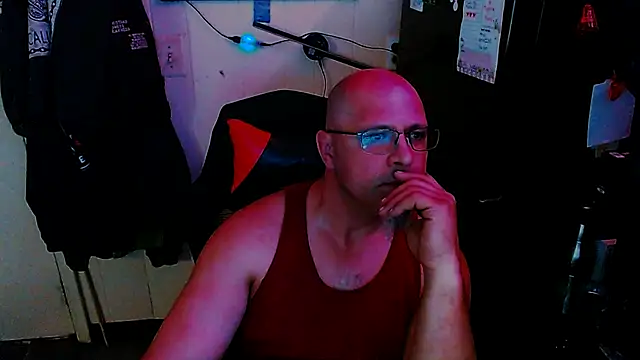 KrazyLegz online show from April 2026 03:21:02 PM