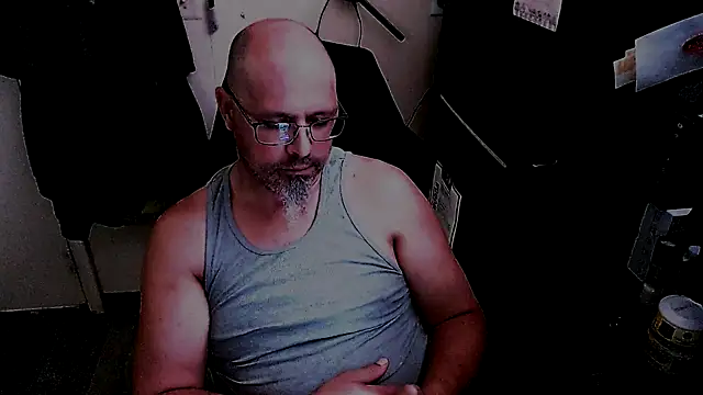 KrazyLegz online show from May 2026 06:01:02 PM