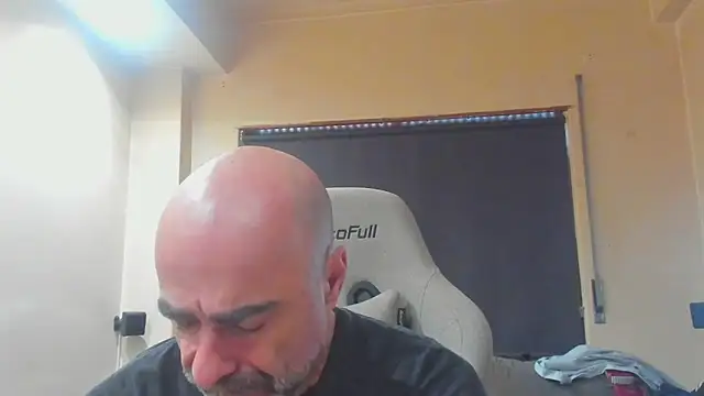 Snapshot of Bicopflirt chatting on April 2026 03:14:01 PM Bicopflirt online show from April 2026 03:14:01 PM