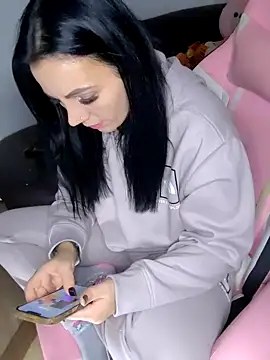 Snapshot of ReiyaRey chatting on October 2025 12:11:02 AM ReiyaRey online show from October 2025 12:11:02 AM