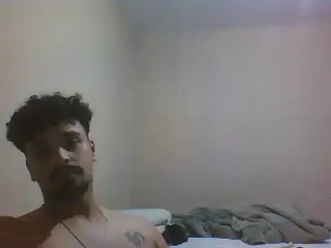 Snapshot of Xcumshot33 chatting on December 2024 11:36:02 PM Xcumshot33 online show from December 2024 11:36:02 PM