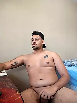 Snapshot of Xcumshot33 chatting on September 2025 12:06:01 PM Xcumshot33 online show from September 2025 12:06:01 PM