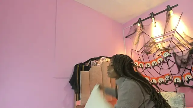 Snapshot of LoveQueen2 chatting on November 2025 11:45:01 AM LoveQueen2 online show from November 2025 11:45:01 AM