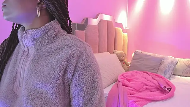 Snapshot of LoveQueen2 chatting on December 2025 11:50:02 AM LoveQueen2 online show from December 2025 11:50:02 AM