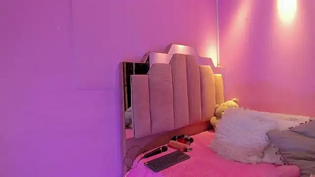 Snapshot of LoveQueen2 chatting on January 2026 11:56:02 AM LoveQueen2 online show from January 2026 11:56:02 AM