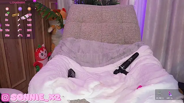 Sonnie  online show from March 2025 05:49:01 PM