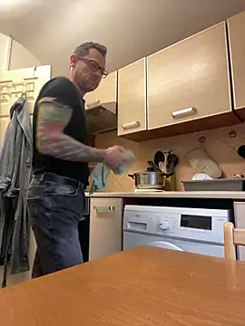 Snapshot of Yourhotboy_42 chatting on February 2025 02:15:02 PM Yourhotboy 42 online show from February 2025 02:15:02 PM