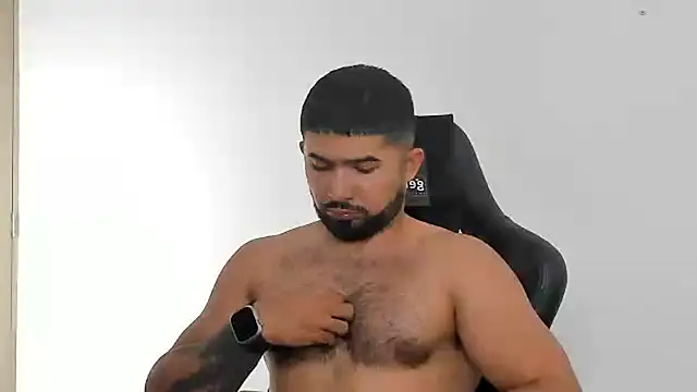 Snapshot of ethaanjones chatting on December 2024 07:53:02 PM ethaanjones online show from December 2024 07:53:02 PM