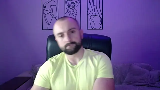 brindlefly6969 online show from December 2025 11:52:01 AM