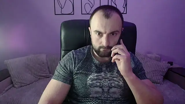 brindlefly6969 online show from February 2026 01:06:01 PM