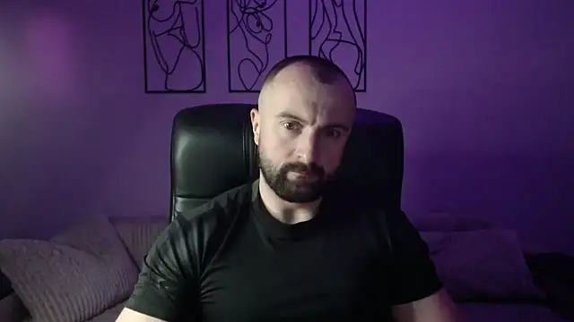 brindlefly6969 online show from April 2026 10:36:01 AM