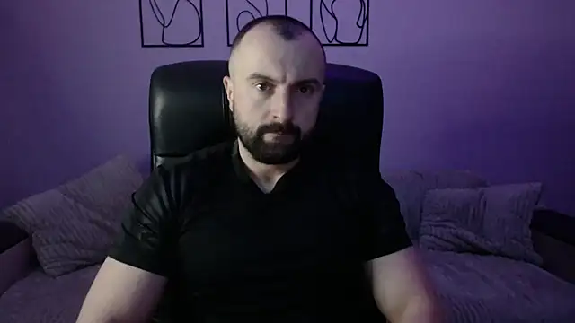 brindlefly6969 online show from April 2026 10:50:01 AM