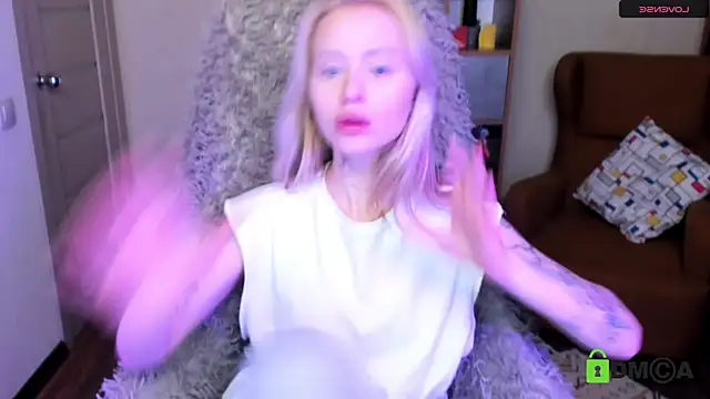 Snapshot of MalenaErnman chatting on December 2024 11:00:02 AM MalenaErnman online show from December 2024 11:00:02 AM