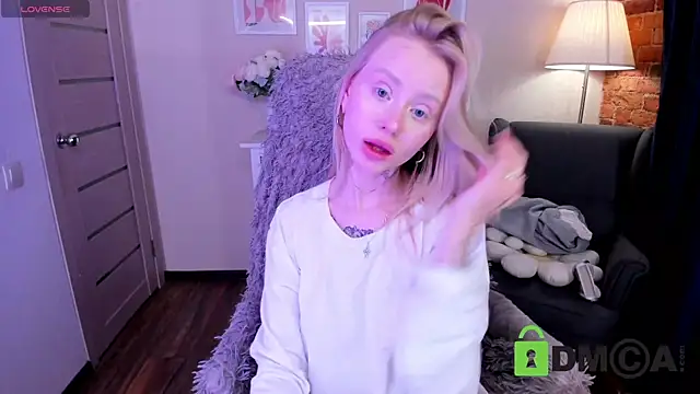 Snapshot of MalenaErnman chatting on January 2025 01:21:02 PM MalenaErnman online show from January 2025 01:21:02 PM