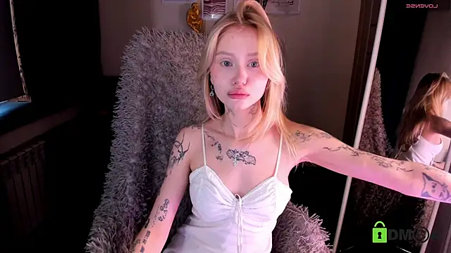 Snapshot of MalenaErnman chatting on February 2025 10:42:02 AM MalenaErnman online show from February 2025 10:42:02 AM