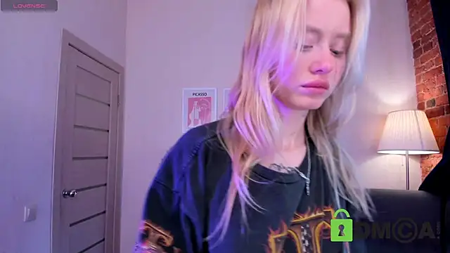 Snapshot of MalenaErnman chatting on February 2025 01:19:02 PM MalenaErnman online show from February 2025 01:19:02 PM