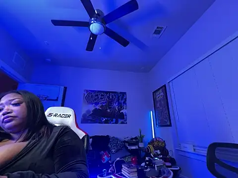 Snapshot of 4EVAGLACIERS chatting on February 2026 05:39:01 AM 4EVAGLACIERS online show from February 2026 05:39:01 AM