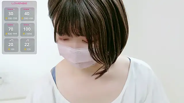 Snapshot of momoka_chan_jp chatting on June 2026 05:37:01 AM momoka chan jp online show from June 2026 05:37:01 AM
