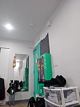 Iliketocooksquirt25 online show from November 2025 11:04:01 PM